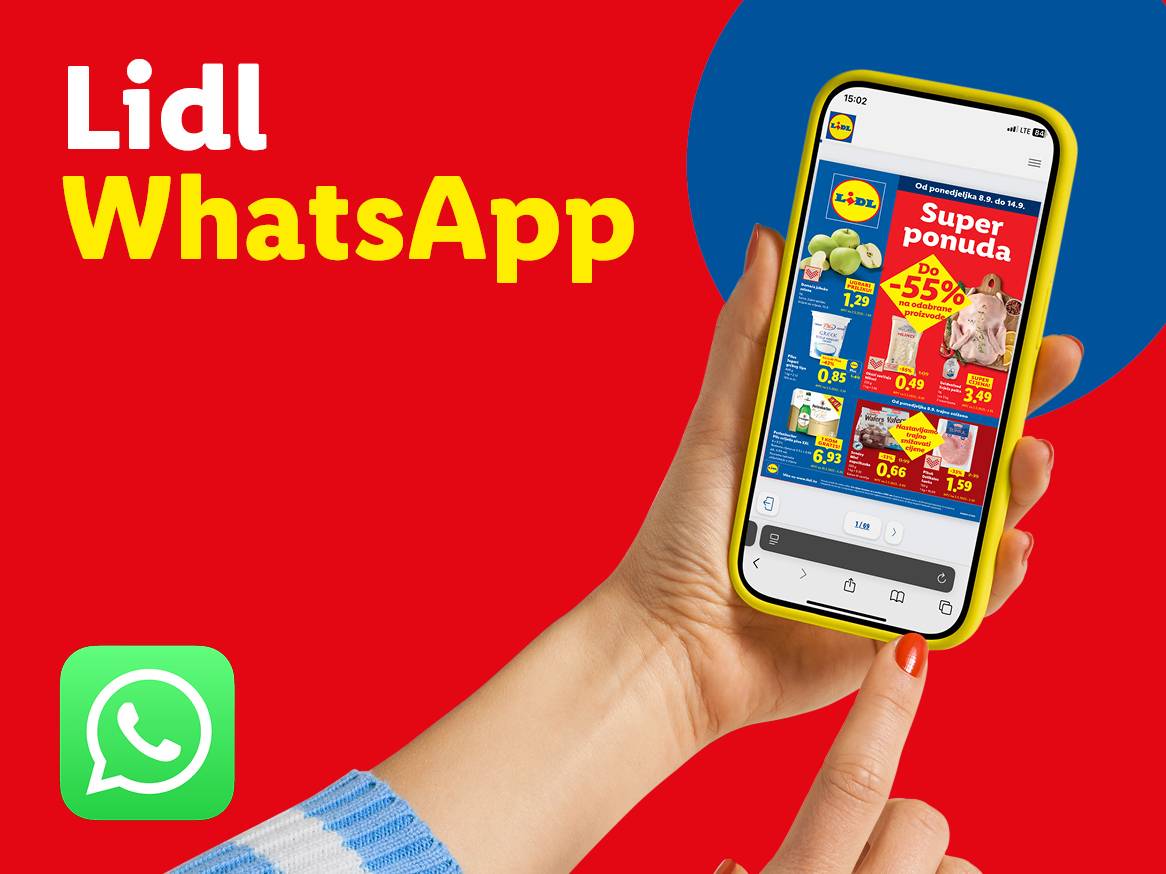 Ruka drži pametni telefon s aplikacijom Lidl koja prikazuje tjedne ponude, uključujući voće, meso i mliječne proizvode.