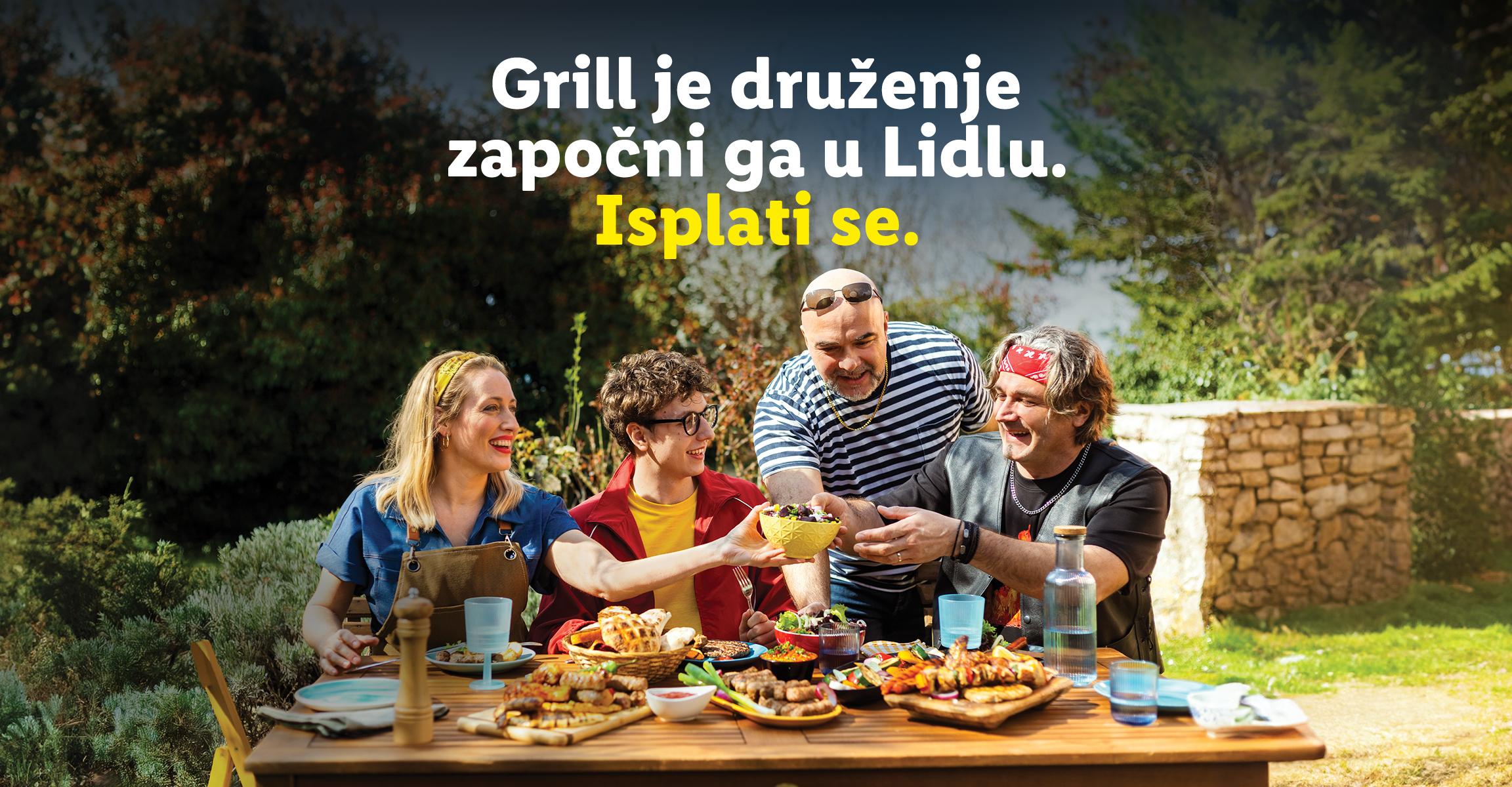 Prijatelji uživaju u roštilju s mesom, salatama i pićima. Tekst: Grill je druženje, započni ga u Lidlu. Isplati se.