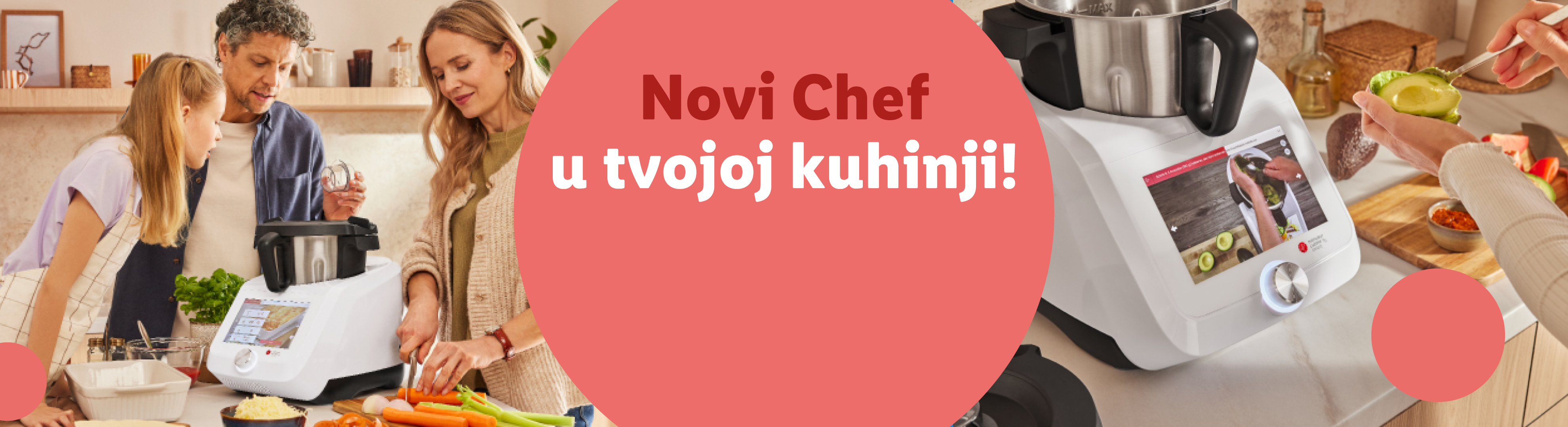 Obitelj kuha s kuhinjskim robotom Silvercrest Monsieur Cuisine Smart. Tekst: Novi Chef u tvojoj kuhinji!