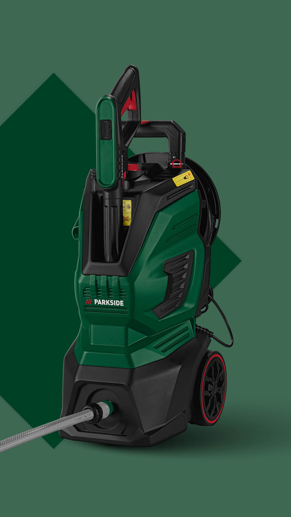 Visokotlačni perač u zelenoj i crnoj boji s crvenim detaljima, s priključenim crijevom.