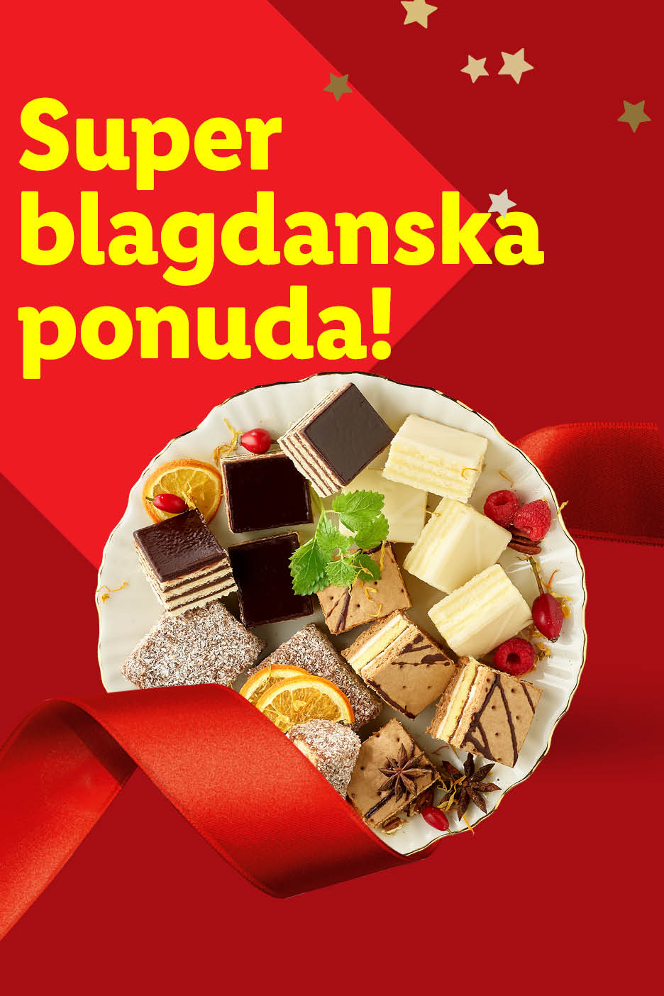Raznovrsni kolačići na tanjuru s crvenom vrpcom i natpisom 'Super blagdanska ponuda!'